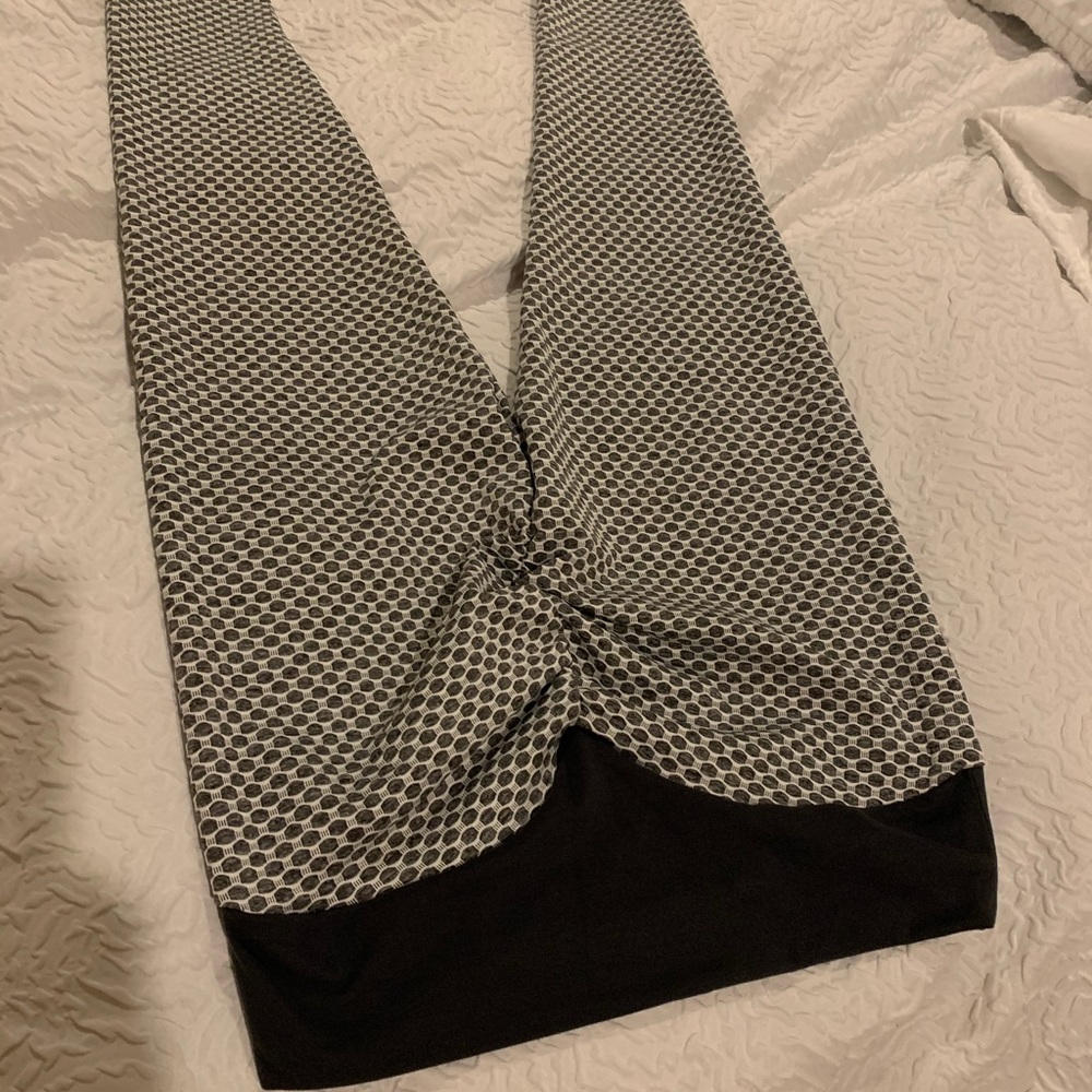 Stylish Yoga pants  size medium